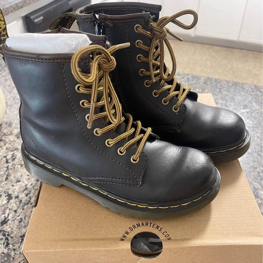 Youth Girls Dr. Martens Size 1